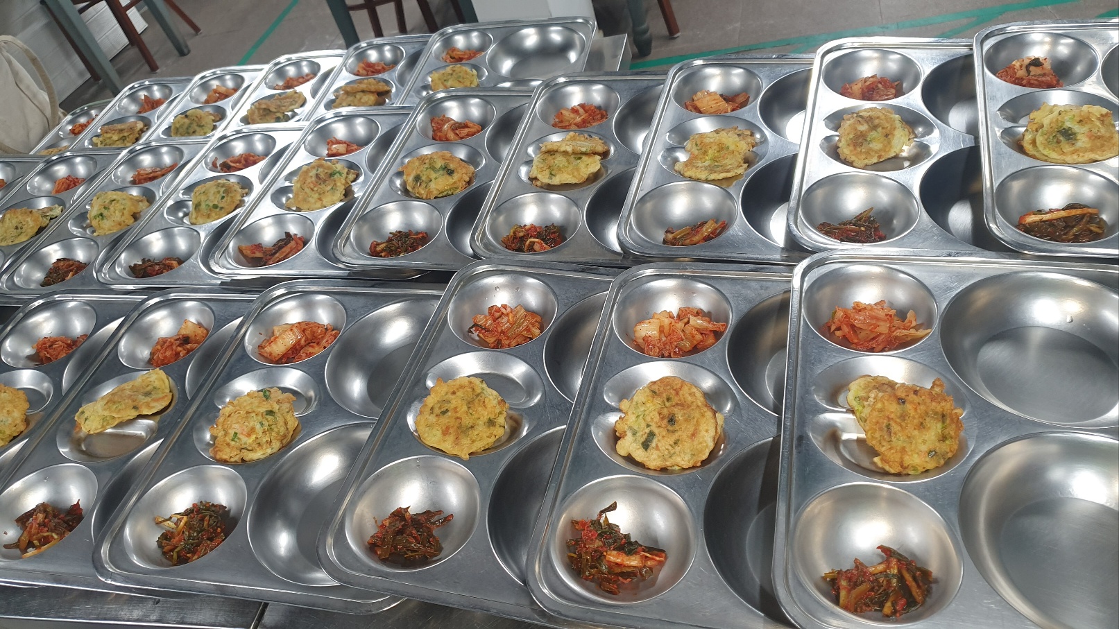 9. 기다리는 식사.jpg 첨부 이미지