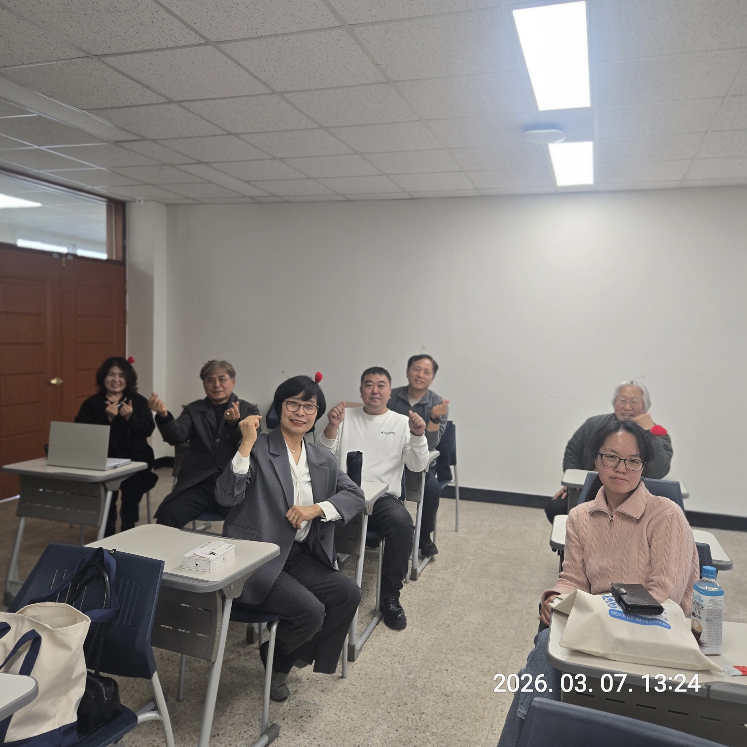 신입임원들외 1-4.jpg 첨부 이미지